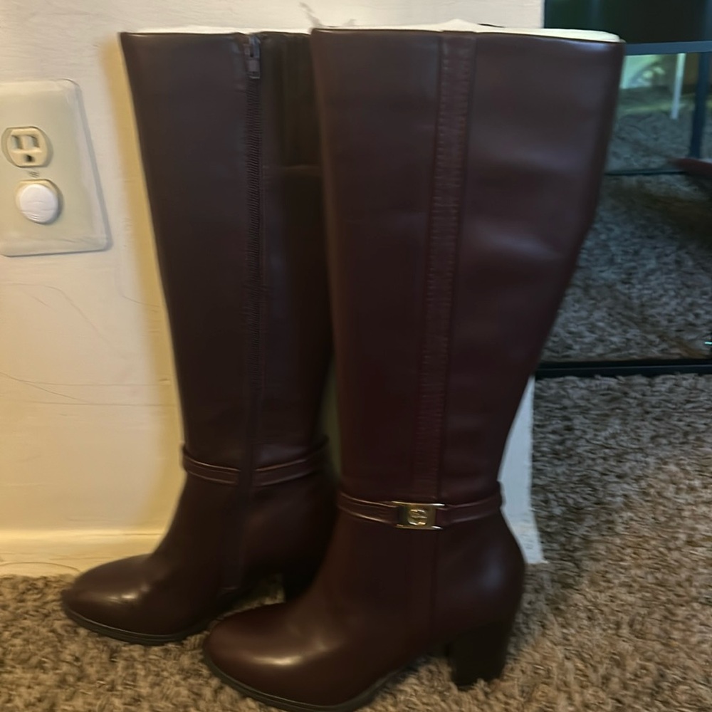 Brand new knee high boots